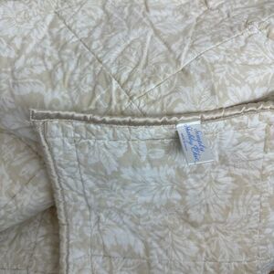 simply shabby chic  blanket cover quilt  full/queen white and cream silk edging